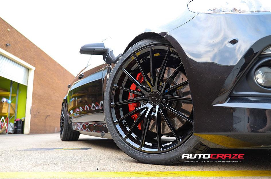 HOLDEN-COMMODORE-HSV-CLUBSPORT-R8-SF09-SATIN-BLACK